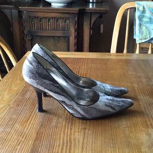 8.5 snakeskin pattern heels